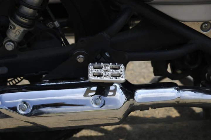 Carbon-Racing "JOURNEY" Aluminium Pillion Footrest - Super Meteor 650 - Image 2