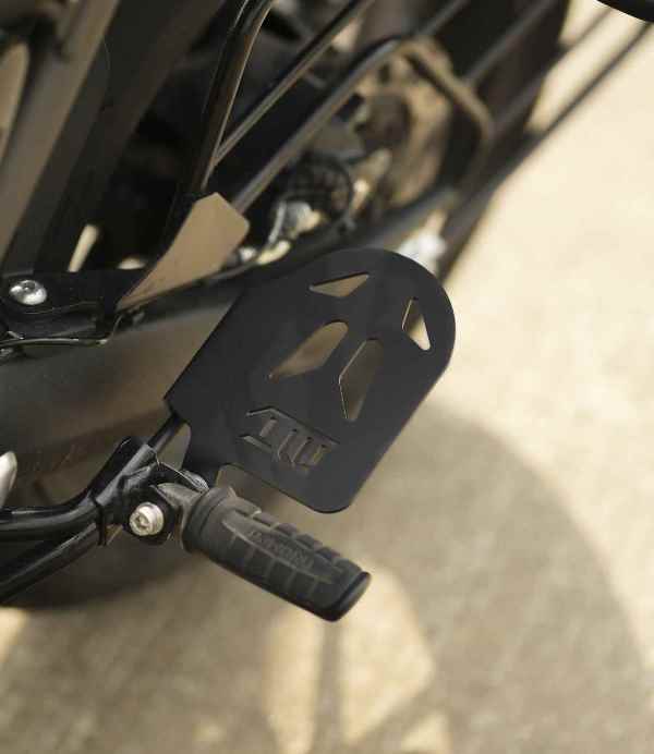 Carbon Racing Premium-Pillion Footrest with Traction Top For Speed/Scrambler 400 (Pair) - Image 2