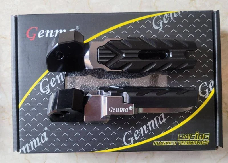 Genma Yamaha Aerox Rear Footrest Set CNC-Titanium