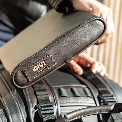GIVI Saddle Strap To Fasten The CRM102 and CRM106 Side Bags - CRM105 - Image 4