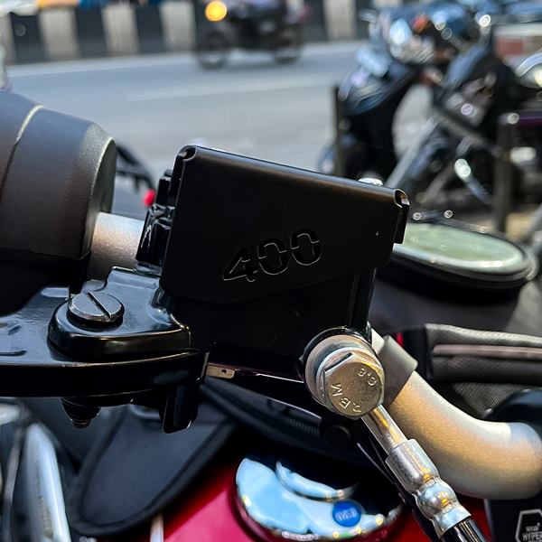 Hyperrider-Triumph Speed 400 Front Fluid Reservoir Cover (HRSPD40006S) - Image 6