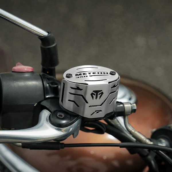 Moto Torque Front Master Cylinder Guard For Meteor 350 - Image 2