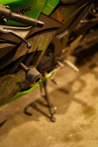 Ninja 300 Frame Sliders from Hyperrider - Image 3