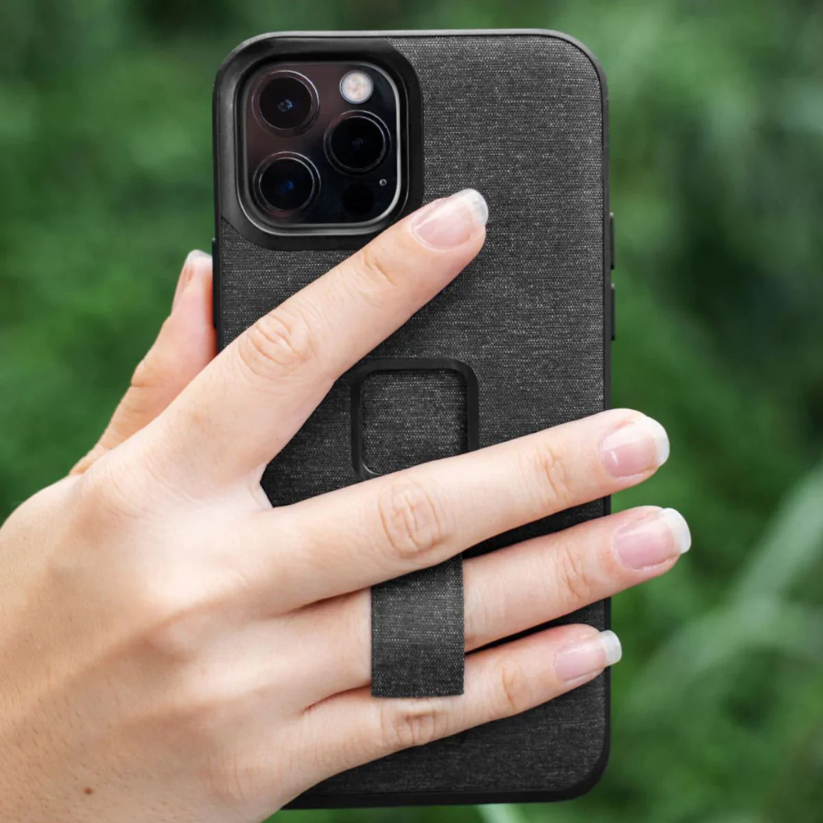 Peak Design Mobile Everyday Case for iPhone 14 with Loop / Charcoal