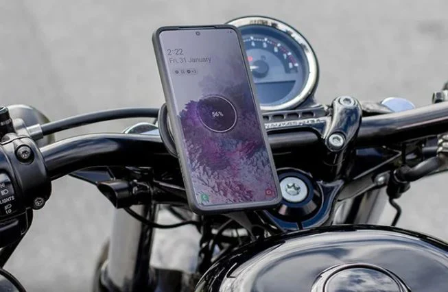 Quadlock® Weatherproof Wireless Charging Head - QLA-MOT-WCH-3 - Image 3
