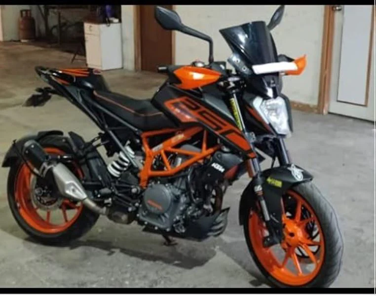 Saiga Parts Seat Cowl Ktm Duke New Body (White)