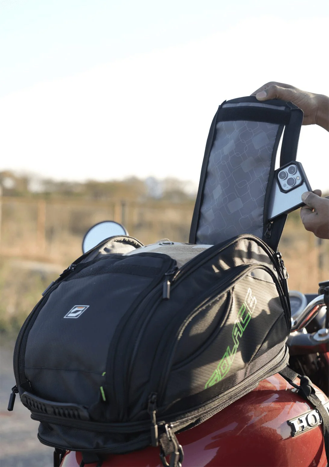 Solace Foldpac Magnetic Tank Bag - Image 7
