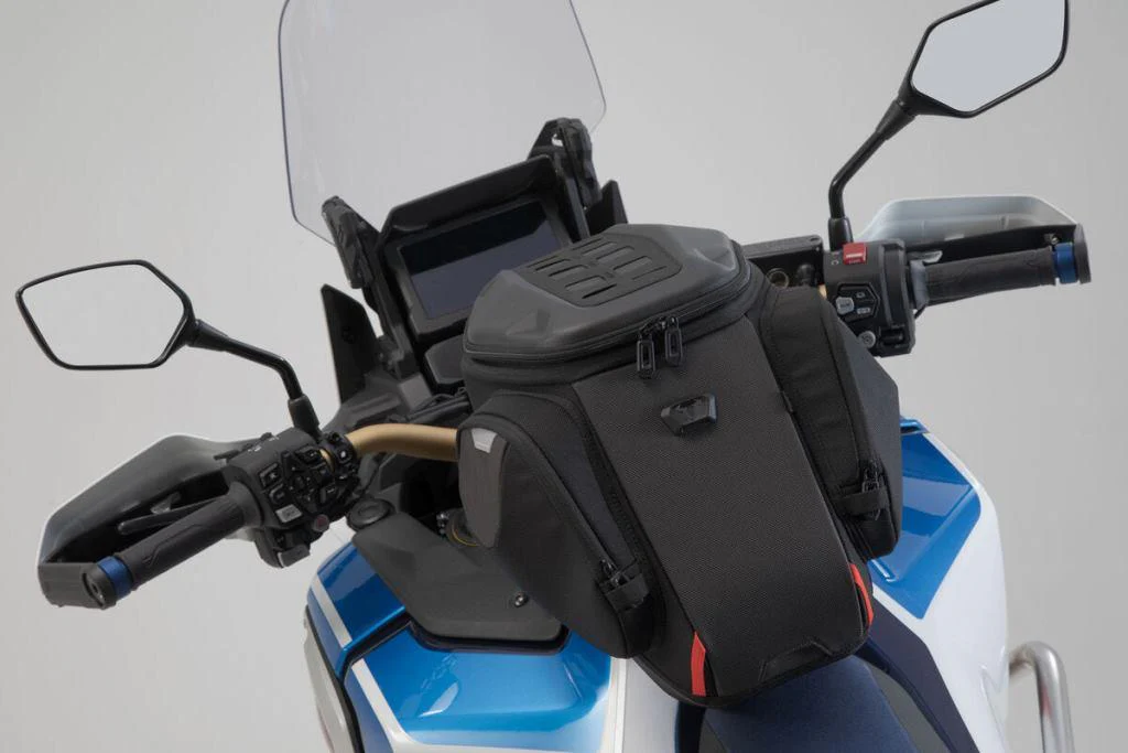 SW-Motech 16-20L Quick Lock PRO GS Tank Bag - BC.TRS.00.103.30000 - Image 2
