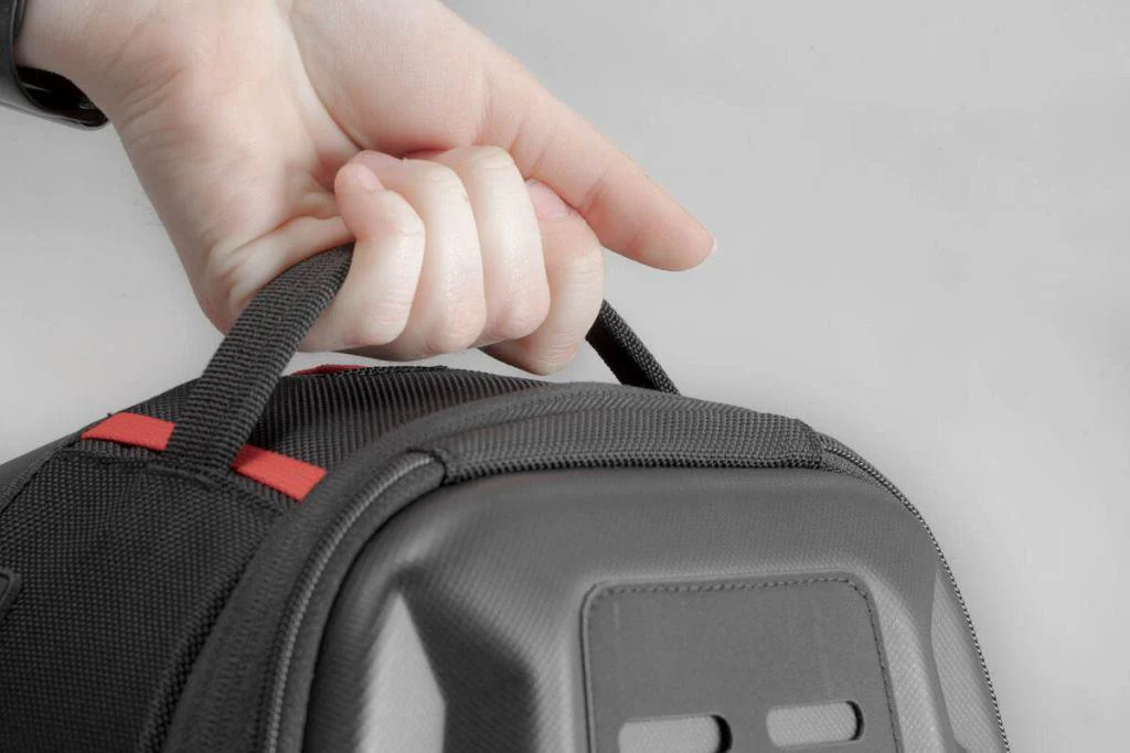 SW-Motech 6-9L Magnetic PRO Daypack Tank Bag - BC.TRS.00.111.30000 - Image 2