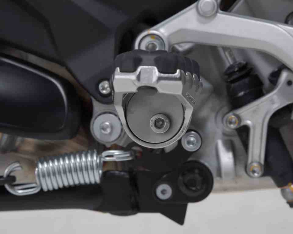 SW-Motech EVO Footrest Kit for Ducati Multistrada V4 - FRS.22.112.10200 - Image 4