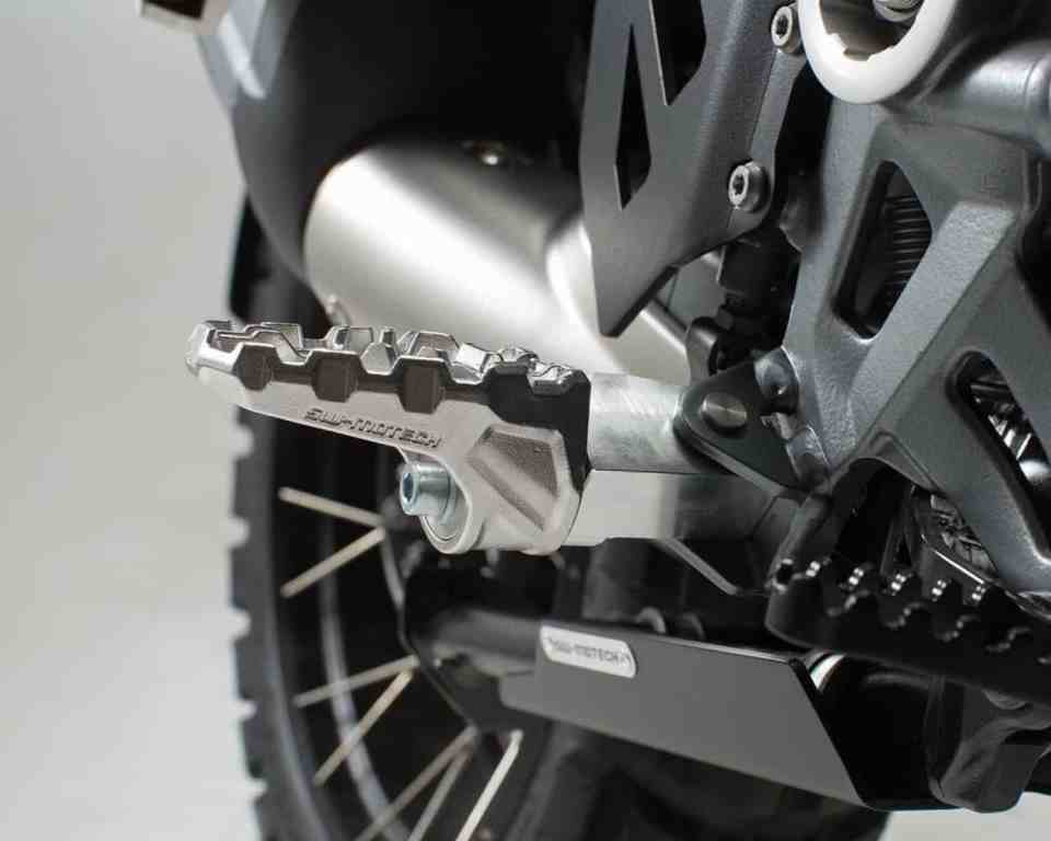 SW-Motech EVO Footrest Kit for Honda CB500X - FRS.01.112.10401 - Image 2