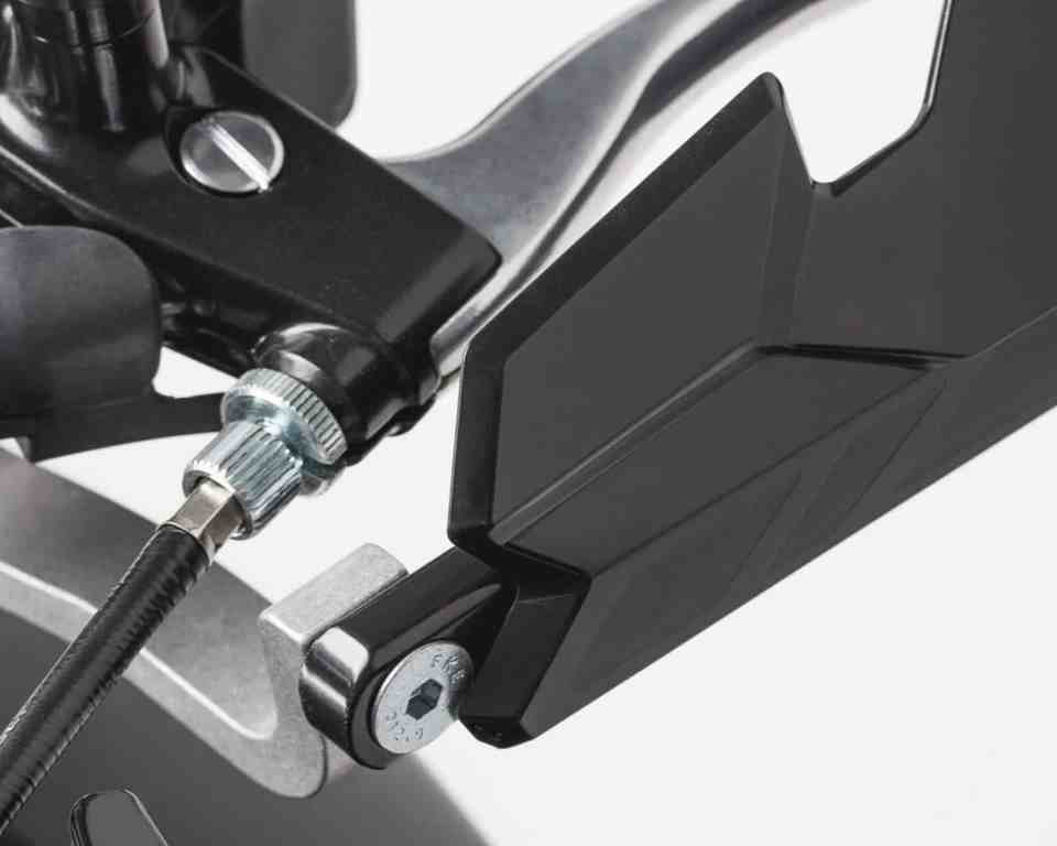 SW-Motech KOBRA Handguards for Honda CB650 - HPR.00.220.22300/B - Image 2