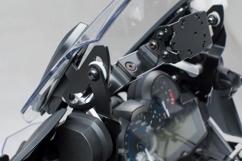 SW-Motech Screen Reinforcement for BMW R1200GS/GSA / R1250GS/GSA - SCT.07.174.10800/B - Image 4