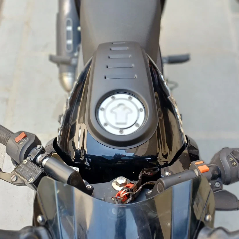 Saiga TankTie for Bajaj Pulsar 220 - Image 3