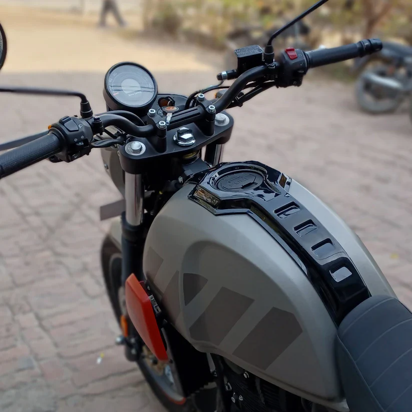 Saiga TankTie for Royal Enfield Scram - Image 2