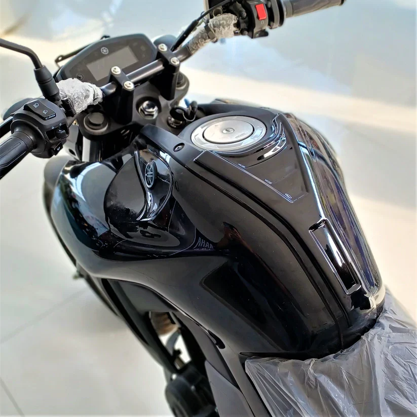 Saiga TankTie for Yamaha FZ V3 / Fazer V3 - Image 2