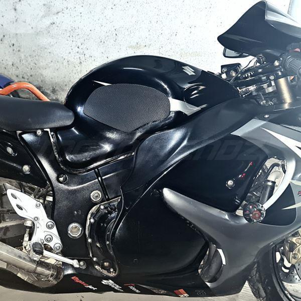 Traction Pads for Suzuki HAYABUSA (2018) - Mototrendz - Image 4