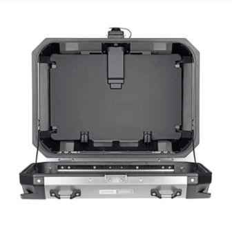 Trekker Outback 58L Silver Top Case- GIVI - Image 4