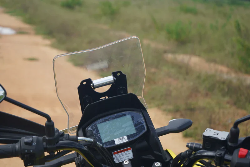 Windshield Height Extender + Integrated GPS Mount - V-Strom 250 SX - Carbon Racing - Image 3