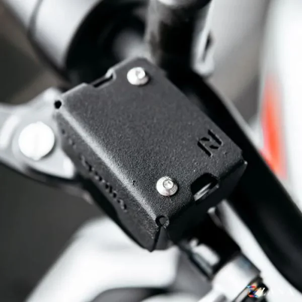 ZANA Front Fluid Reservoir Cover For Aprilia Tuono 457 (Black)-ZI-8645 - Image 4